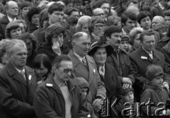 Maj 1979, Podkowa Leśna, Polska.
Autosacrum - msza święta w intencji kierowców oraz poświecenie samochodów i motocykli; organizowana przy kościele św. Krzysztofa.
Fot. Wojciech Druszcz, zbiory Ośrodka KARTA