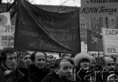 10.02.1981, Warszawa, Polska.
Manifestacja rolników przed siedzibą Sądu Najwyższego w związku z rozprawą rewizyjną w sprawie rejestracji Niezależnego Samorządnego Związku Zawodowego Rolników Indywidualnych 
