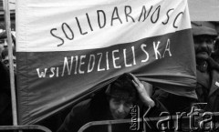 10.02.1981, Warszawa, Polska.
Manifestacja rolników przed siedzibą Sądu Najwyższego w związku z rozprawą rewizyjną w sprawie rejestracji Niezależnego Samorządnego Związku Zawodowego Rolników Indywidualnych 