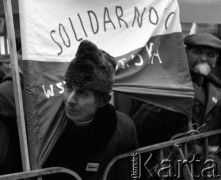10.02.1981, Warszawa, Polska.
Manifestacja rolników przed siedzibą Sądu Najwyższego w związku z rozprawą rewizyjną w sprawie rejestracji Niezależnego Samorządnego Związku Zawodowego Rolników Indywidualnych 