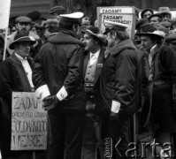 10.02.1981, Warszawa, Polska.
Manifestacja rolników przed siedzibą Sądu Najwyższego w związku z rozprawą rewizyjną w sprawie rejestracji Niezależnego Samorządnego Związku Zawodowego Rolników Indywidualnych 