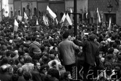 3.05.1982, Warszawa, Polska.
Niezależna manifestacja na Starym Mieście.
Fot. Wojciech Druszcz, zbiory Ośrodka KARTA