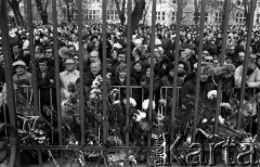4.11.1984, Warszawa, Polska.
Kościół św. Stanisława Kostki. Pogrzeb księdza Jerzego Popiełuszki.
Fot. Wojciech Druszcz, zbiory Ośrodka KARTA