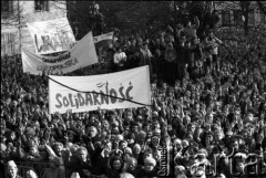 4.11.1984, Warszawa, Polska.
Kościół św. Stanisława Kostki. Pogrzeb księdza Jerzego Popiełuszki.
Fot. Wojciech Druszcz, zbiory Ośrodka KARTA