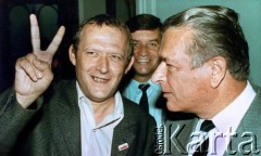 Początek 1989, Warszawa, Polska.
Spotkanie negocjacyjne przed Okrągłym Stołem w Sejmie. Na zdjęciu Adam Michnik i Minister Spraw Wewnętrznych generał Czesław Kiszczak.
Fot. Wojciech Druszcz, zbiory Ośrodka KARTA