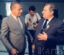 1988, Warszawa, Polska.
Minister Spraw Wewnętrznych generał Czesław Kiszczak i Przewodniczący NSZZ 