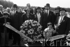 19.04.1988, Treblinka, Polska.
45. rocznica Powstania w Getcie Warszawskim. Uroczystości na terenie byłego obozu śmierci w Treblince. Nz. przedstawiciele  Fundacji Rodziny Nissenbaum.
Fot. WojciechDruszcz, zbiory Ośrodka KARTA