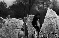 19.04.1988, Treblinka, Polska.
45. rocznica Powstania w Getcie Warszawskim. Uroczystości na terenie byłego obozu śmierci w Treblince. 
Fot. WojciechDruszcz, zbiory Ośrodka KARTA