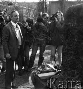 19.04.1988, Warszawa, Polska.
45. rocznica Powstania w Getcie Warszawskim. Uroczystości na cmentarzu żydowskim. Brali w nich udział więźniowie obozów koncentracyjnych, delegacje z Izraela i całego świata oraz przedstawiciele Solidarności. Nz. Marek Edelman.
Fot. WojciechDruszcz, zbiory Ośrodka KARTA