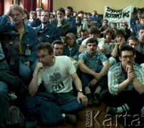 1989, Warszawa, Polska. 
Strajk studentów Uniwersytetu Warszawskiego w sprawie ponownej legalizacji Niezależnego Zrzeszenia Studentów. 
Fot. Wojciech Druszcz, zbiory Ośrodka KARTA.