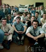 1989, Warszawa, Polska. 
Strajk studentów Uniwersytetu Warszawskiego w sprawie ponownej legalizacji Niezależnego Zrzeszenia Studentów. 
Fot. Wojciech Druszcz, zbiory Ośrodka KARTA.