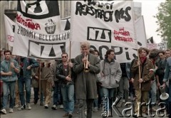 1989, Warszawa, Polska.
Manifestacja studentów uczelni warszawskich w sprawie ponownej rejestracji Niezależnego Zrzeszenia Studentów.
Fot. Wojciech Druszcz, zbiory Ośrodka KARTA.