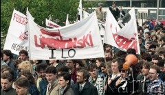 1989, Warszawa, Polska.
Manifestacja studentów uczelni warszawskich i uczniów szkół w sprawie ponownej legalizacji Niezależnego Zrzeszenia Studentów.
Fot. Wojciech Druszcz, zbiory Ośrodka KARTA.