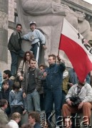 1989, Warszawa, Polska.
Manifestacja studentów uczelni warszawskich i uczniów szkół w sprawie ponownej legalizacji Niezależnego Zrzeszenia Studentów.
Fot. Wojciech Druszcz, zbiory Ośrodka KARTA.