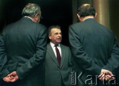 13.02.1995, Warszawa, Polska.
Minister spraw wewnętrznych generał Czesław Kiszczak. Nz. W czasie procesu jako oskarżony o bezprawne zezwolenie na użycie broni palnej przez oddziały milicji w grudniu 1981 roku w kopalniach Wujek i Manifest Lipcowy. 
Fot. Wojciech Druszcz, zbiory Ośrodka KARTA