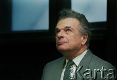 13.02.1995, Warszawa, Polska.
Minister spraw wewnętrznych generał Czesław Kiszczak. Nz. W czasie procesu jako oskarżony o bezprawne zezwolenie na użycie broni palnej przez oddziały milicji w grudniu 1981 roku w kopalniach Wujek i Manifest Lipcowy. 
Fot. Wojciech Druszcz, zbiory Ośrodka KARTA