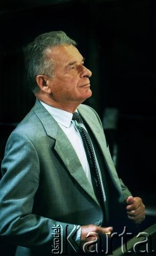 13.02.1995, Warszawa, Polska.
Minister spraw wewnętrznych generał Czesław Kiszczak. Nz. W czasie procesu jako oskarżony o bezprawne zezwolenie na użycie broni palnej przez oddziały milicji w grudniu 1981 roku w kopalniach Wujek i Manifest Lipcowy. 
Fot. Wojciech Druszcz, zbiory Ośrodka KARTA