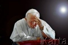 1997, Kraków, Polska.
VII pielgrzymka papieża Jana Pawła II do Polski. Modlitwa Ojca Świętego w Katedrze Wawelskiej.
Fot. Wojciech Druszcz, zbiory Ośrodka KARTA