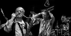 Październik 2002, Kalatówki, Polska.
Jazz Camping na Kalatówkach (od lewej): Janusz Muniak, Zbigniew Namysłowski, Andrzej Dąbrowski. Do schroniska Kalatówki od połowy lat 60. co roku na trzydniowe jam session przyjeżdżali najlepsi polscy muzycy jazzowi.   
Fot. Wojciech Druszcz, zbiory Ośrodka KARTA