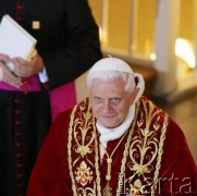 25.05.2006, Warszawa, Polska.
Pierwsza pielgrzymka papieża Benedykta XVI do Polski. Na zdjęciu Ojciec Święty.
Fot. Wojciech Druszcz, zbiory Ośrodka KARTA