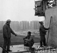 1976, Warszawa, Polska.
Budowa bloków na osiedlu Chomiczówka.
Fot. Wojciech Druszcz, zbiory Ośrodka KARTA