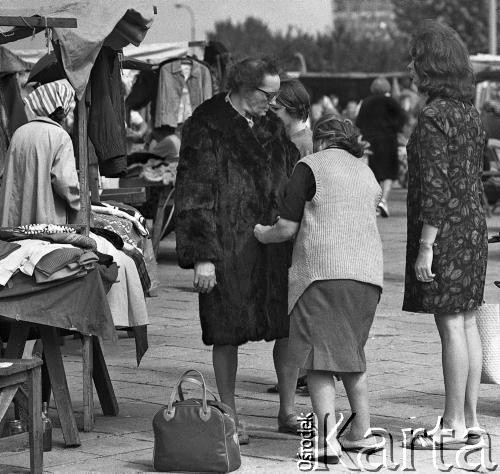 1969, Warszawa, Polska.
Bazar 