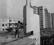 1976, Warszawa, Polska.
Budowa bloków na osiedlu Chomiczówka.
Fot. Wojciech Druszcz, zbiory Ośrodka KARTA