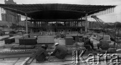 1974, Warszawa, Polska.
Przebudowa centrum miasta w obrębie ulic: Aleje Jerozolimskie, Chałubińskiego, Emilii Plater. Budowa nowej hali dworca Warszawa Centralna i linii średnicowej.  
Fot. Wojciech Druszcz, zbiory Ośrodka KARTA