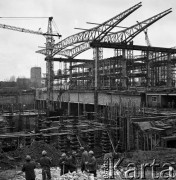 1974, Warszawa, Polska.
Budowa nowej hali dworca Warszawa Centralna i kolejowej linii średnicowej
Fot. Wojciech Druszcz, zbiory Ośrodka KARTA