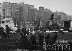 1973, Warszawa, Polska.
Przebudowa centrum miasta w rejonie ulic: Aleje Jerozolimskie, Chałubińskiego, Emilii Plater. Budowa hali dworca Warszawa Centralna i kolejowej linii średnicowej.  
Fot. Wojciech Druszcz, zbiory Ośrodka KARTA