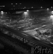 1975, Warszawa, Polska.
Ostatni etap budowy dworca kolejowego Warszawa Centralna i przebudowy węzła komunikacyjnego Al. Jerozolimskich i ulicy Chałubińskiego  
Fot. Wojciech Druszcz, zbiory Ośrodka KARTA