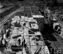 1976, Warszawa, Polska.
Budowa nowych bloków w dzielnicy Ursynów.
Fot. Wojciech Druszcz, zbiory Ośrodka KARTA