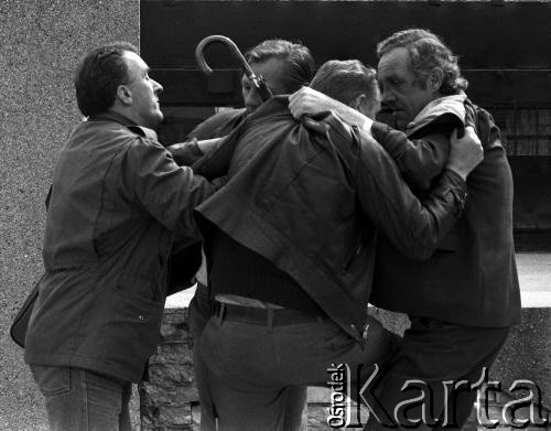 1979, Warszawa, Polska.
Pijani mężczyźni.
Fot. WojciechDruszcz, zbiory Ośrodka KARTA