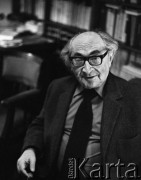 1976, Polska.
Pisarz i tłumacz literatury Adam Ważyk. 
Fot. Wojciech Druszcz, zbiory Ośrodka KARTA.