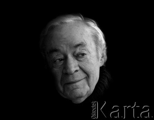 1997, Warszawa, Polska.
Pisarz, publicysta i scenarzysta filmowy Józef Hen.
Fot. Wojciech Druszcz, zbiory Ośrodka KARTA