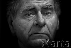 2003, Warszawa, Polska.
Pisarz Wiesław Myśliwski.
Fot. Wojciech Druszcz, zbiory Ośrodka KARTA