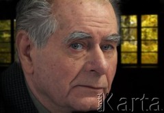 2003, Warszawa, Polska.
Pisarz Wiesław Myśliwski.
Fot. Wojciech Druszcz, zbiory Ośrodka KARTA