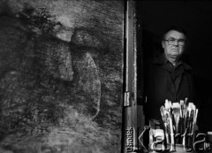 10.09.1996, Warszawa, Polska.
Malarz, rzeźbiarz Zdzisław Beksiński.
Fot. Wojciech Druszcz, zbiory Ośrodka KARTA