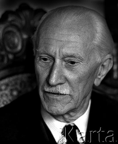 1975, Warszawa, Polska.
Archeolog, egiptolog, historyk sztuki, członek PAN profesor Kazimierz Michałowski.
Fot. Wojciech Druszcz, zbiory Ośrodka KARTA
