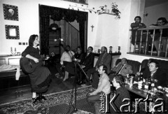 26.01.1986, Gdańsk, Polska.
Antonina Krzysztoń - podziemny koncert.
Fot. Leszek Pękalski, zbiory Ośrodka KARTA