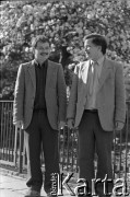 Maj 1989, Sopot, Polska.
Bracia Lech (z lewej) i Jarosław Kaczyńscy. Zdjęcie wykonane podczas kampanii wyborczej przed wyborami parlamentarnymi.
Fot. Leszek Pękalski, zbiory Ośrodka KARTA