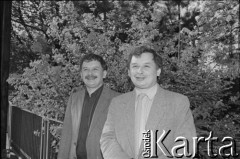 Maj 1989, Sopot, Polska.
Bracia Lech (z lewej) i Jarosław Kaczyńscy. Zdjęcie wykonane podczas kampanii wyborczej przed wyborami parlamentarnymi.
Fot. Leszek Pękalski, zbiory Ośrodka KARTA