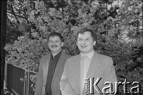Maj 1989, Sopot, Polska.
Bracia Lech (z lewej) i Jarosław Kaczyńscy. Zdjęcie wykonane podczas kampanii wyborczej przed wyborami parlamentarnymi.
Fot. Leszek Pękalski, zbiory Ośrodka KARTA