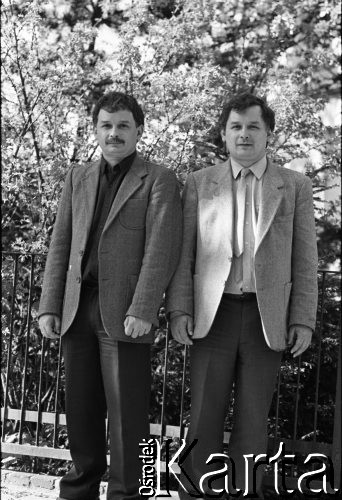 Maj 1989, Sopot, Polska.
Bracia Lech (z lewej) i Jarosław Kaczyńscy. Zdjęcie wykonane podczas kampanii wyborczej przed wyborami parlamentarnymi.
Fot. Leszek Pękalski, zbiory Ośrodka KARTA