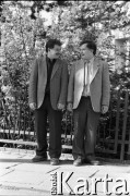 Maj 1989, Sopot, Polska.
Bracia Lech (z lewej) i Jarosław Kaczyńscy. Zdjęcie wykonane podczas kampanii wyborczej przed wyborami parlamentarnymi.
Fot. Leszek Pękalski, zbiory Ośrodka KARTA