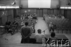 Maj 1989, Polska.
Kampania przed wyborami do parlamentu, spotkanie z kandydatem PZPR na senatora Jerzym Kołodziejskim.
Fot. Leszek Pękalski, zbiory Ośrodka KARTA