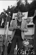 Maj 1989, Gdynia, Polska.
Kandydat do Sejmu Krzysztof Dowgiałło na wiecu 