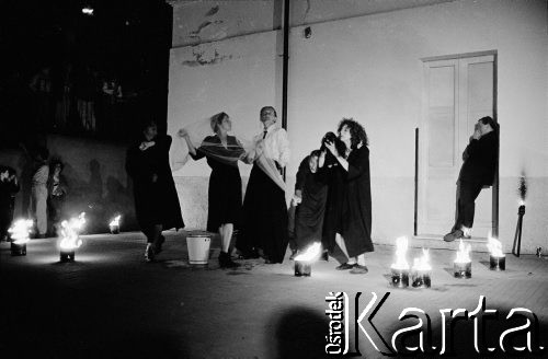 1986, Castelsardo, Sardynia, Włochy.
Spektakl Teatru Ósmego Dnia 