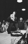 1988, brak miejsca.
Spektakl Teatru Ósmego Dnia 