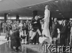 1986, Sztokholm, Szwecja.
Spektakl plenerowy Teatru Ósmego Dnia na Sergels Torg 